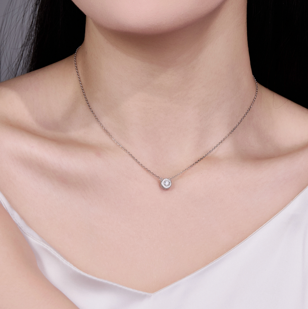 The Noa Beaded Solitaire Pendant
