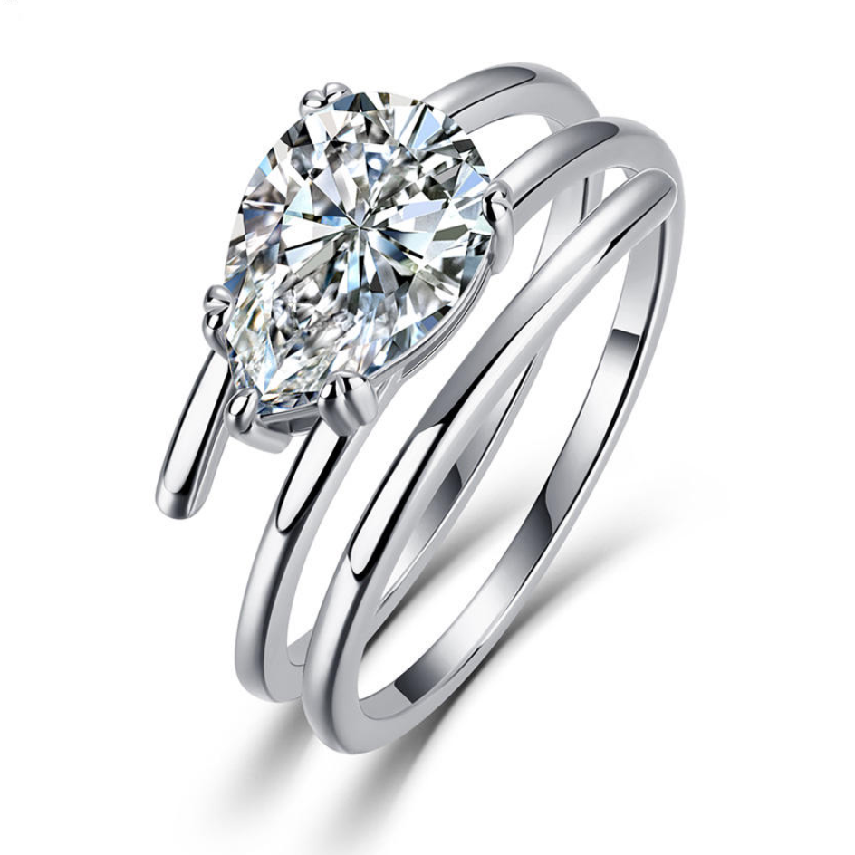 The Juliet Triple-Band Teardrop Ring