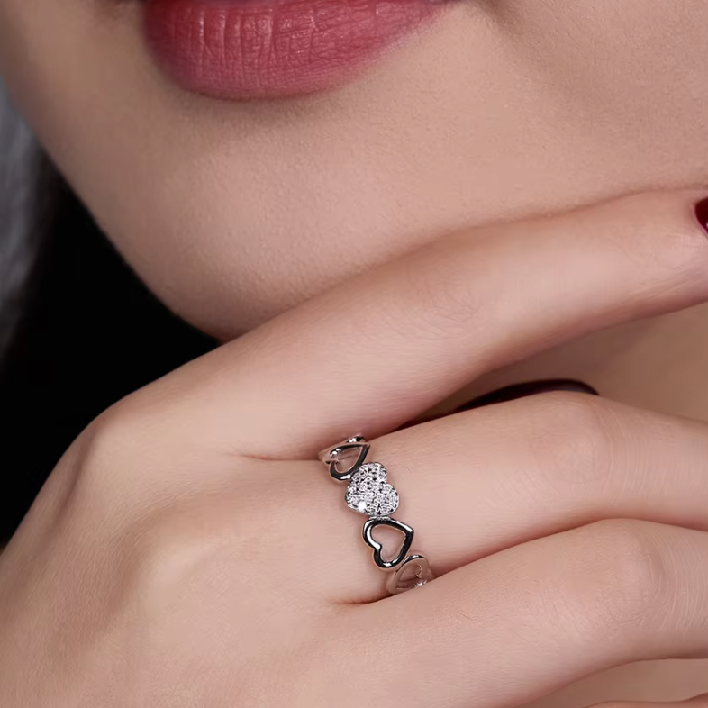 The Valentina Pavé Heart Eternity Band