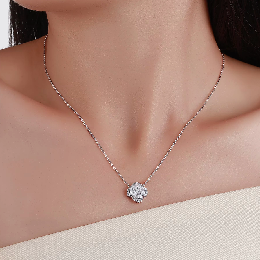 The Clover Composite Halo Pendant